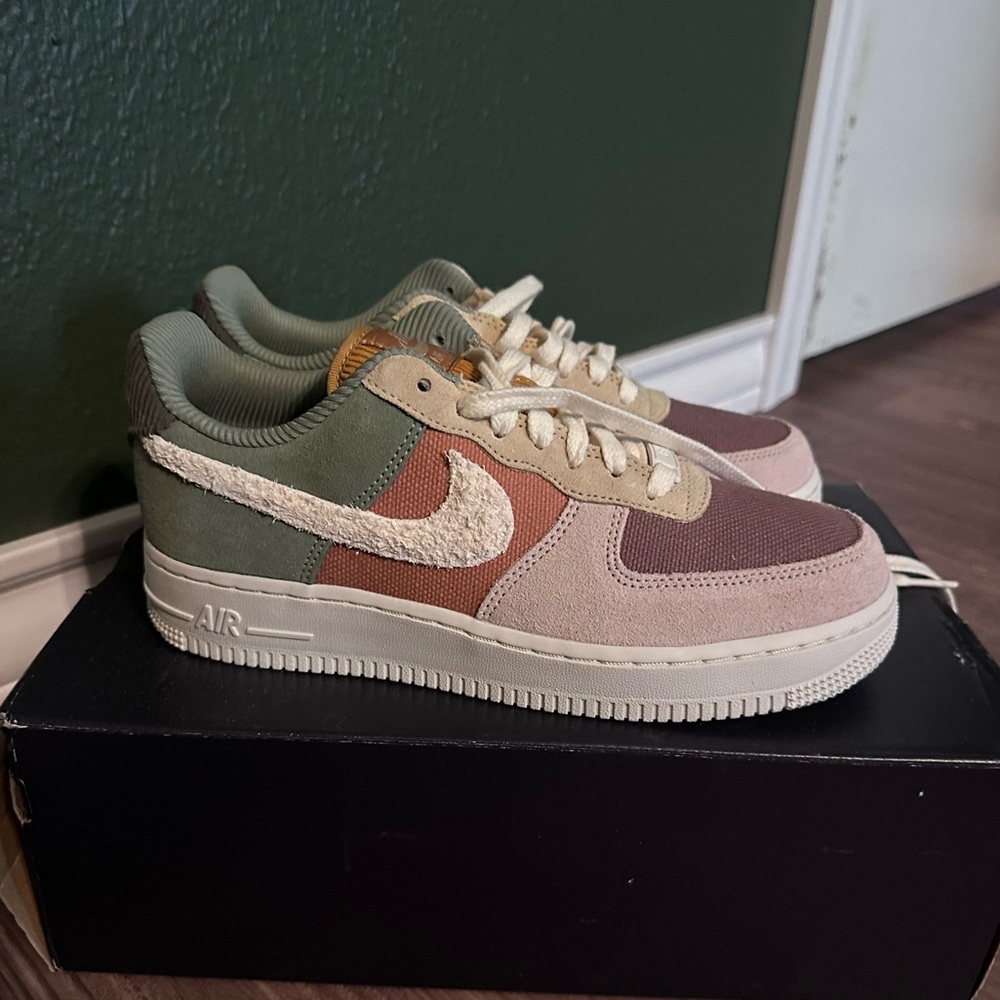 Nike Air Force 1 ‘07 LX Oil Green/Blush/Sesame/Pale Ivory Size 7